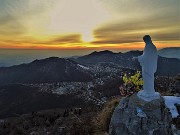 77 La Madonnina posta da tanti anni a protezione dell'altopiano Selvino-Aviatico ed oltre